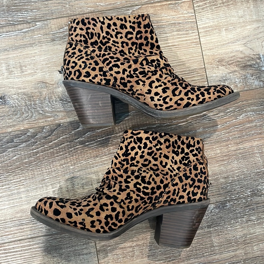 Cute Booties size 10 W